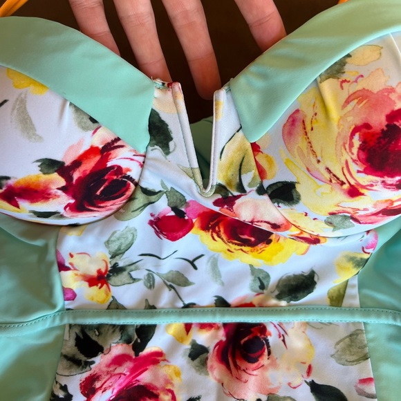 Cupshe Floral One-Piece w Removable Straps, Large - Picture 7 of 9